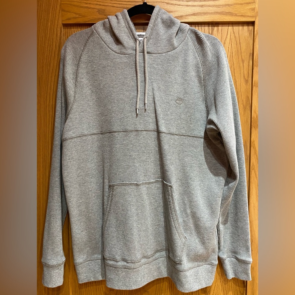 Timberland Men’s gray regular fit thermal long sleeve hoodie, size medium.